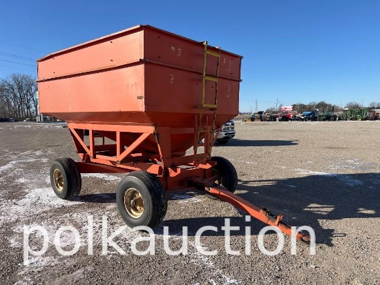 10015 - GRAVITY WAGON ON FACTORY GEAR