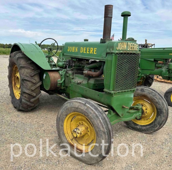 10656 - JOHN DEERE AR UNSTYLED (TAG UNREADABLE)