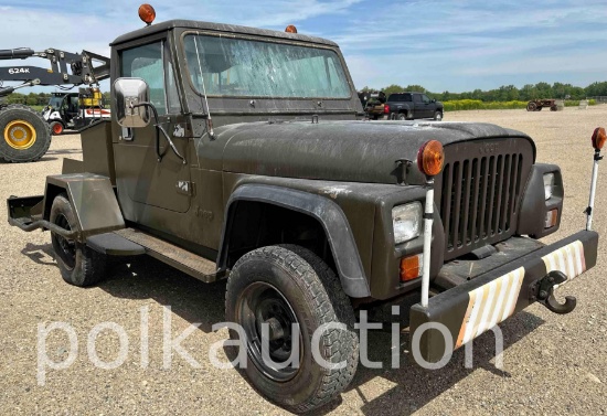 10701 - (1985) JEEP FLIGHTLINE DIESEL TOW-TRUCK 4x2 (VIN# 3V0A24XXEM000532)