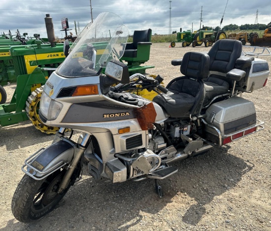 11926 - (1987) HONDA ASPENCADE GOLDWING MOTORCYCLE (VIN# 1HFSC1424HA309242) (TITLE) (TAX)
