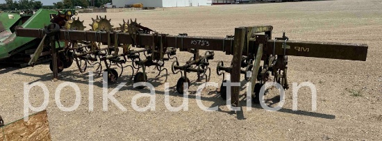 10783 - JOHN DEERE CULTIVATOR