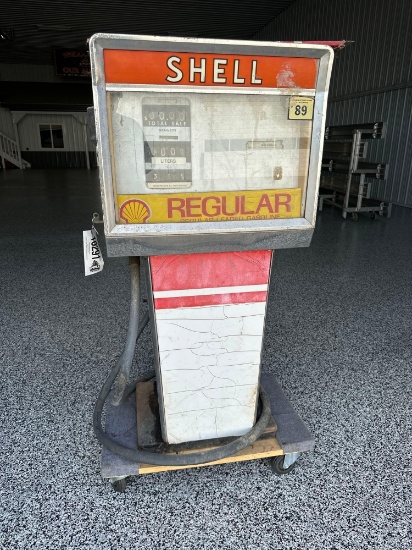 BENNETT GAS PUMP - NO NOZZLE