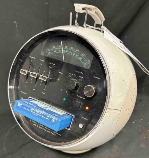 BATTERY POWERED WELTRON 8-TRACK PLAYER - WORKS
