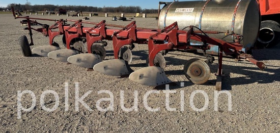 2670 - IH 730 5 BTM MOLDBOARD PLOW