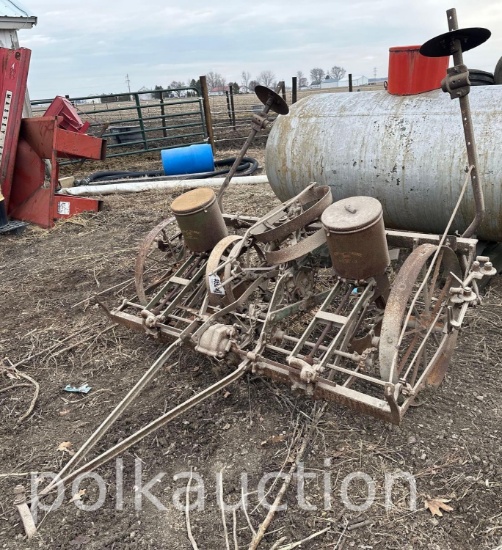 JOHN DEERE 2-ROW PLANTER (WF)