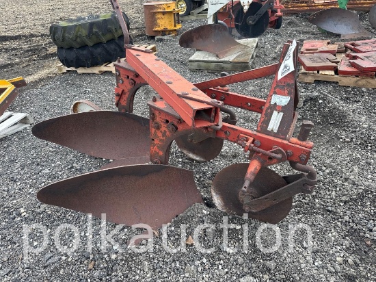 IH 2 BOTTOM 3PT PLOW (WF)
