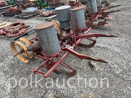 IH FAST HITCH 2 ROW PLANTER (WF)