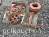 PALLET OF IH TRACTOR PARTS/WEIGHTS (WF)