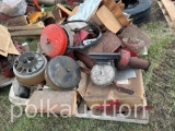 PALLET OF MISC. IH TRACTOR PARTS (CF)