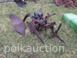 IH FAST HITCH 2-WAY PLOW (CF)