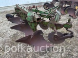 JOHN DEERE 3 BOTTOM PLOW - 3 POINT (CF)