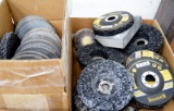 BOX OF SANDING DISCS