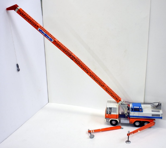 TIN MOBILE CRANE TOY