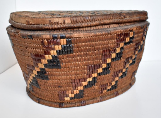 ANTIQUE THOMPSON RIVER INDIAN COVERED BASKET