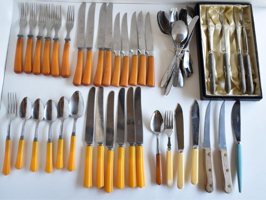 1930s FLATWARE WITH BUTTERSCOTCH BAKELITE HANDLES