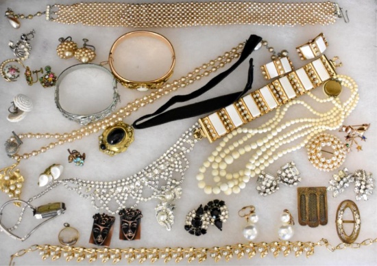 VINTAGE COSTUME JEWELRY