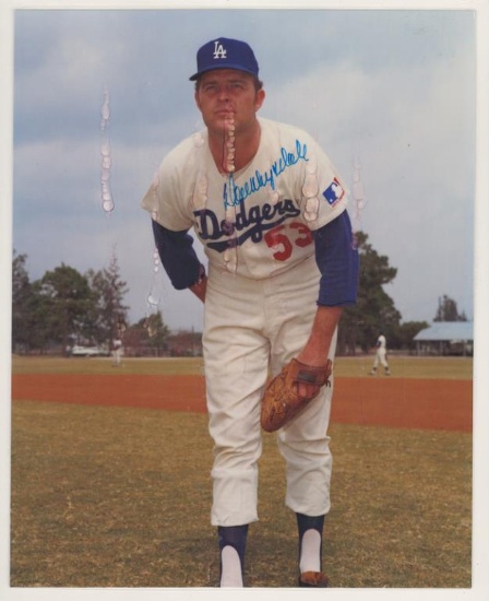 AUTOGRAPHED PHOTO OF HALL OF FAMER DON DRYSDALE