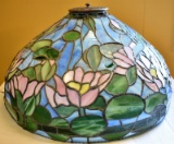 TIFFANY STYLE STAINED GLASS HANGING LAMP
