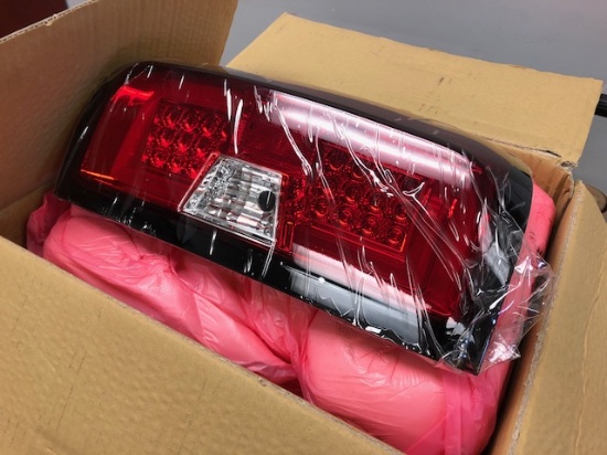 PAIR OF TAIL LIGHTS TO FIT 2014 - CURRENT CHEVROLET SILVERADO 1500 LTZ PICK