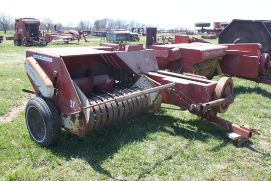 International Harvester 37 Small Square Baler CN: 3765