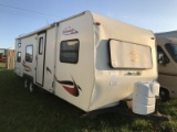 243. 1998 Sports Master 26’ Travel Trailer Full Bath w/ Shower, Double Rear Bunks, Convertible Dinet