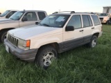 323. 1996 Jeep Grand Cherokee Laredo Leather 158k Mi. 4x4 6-Cylinder CN: 2027