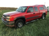 329. 2005 Chevrolet Extended Cab w/ Doors, 207k Mi. Very Clean Back Up Camera, 4x4, Camper Shell, 5.