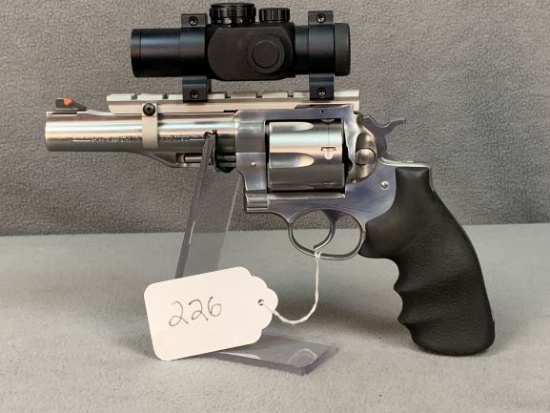 226.Ruger Redhawk .44 Mag.