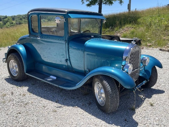 Lot 7 - 1928 Ford 5-Window Coupe