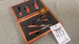 422.Sheffeild Knife & Multi-tool gift set