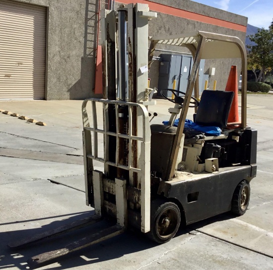 Clark Sitdown Counter Balanced Gas Powered Forklift