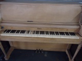 PIANO EVERET