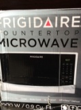Frigidaire Countertop 900w Microwave oven