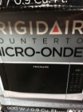 Frigidaire Countertop 900w Microwave Oven