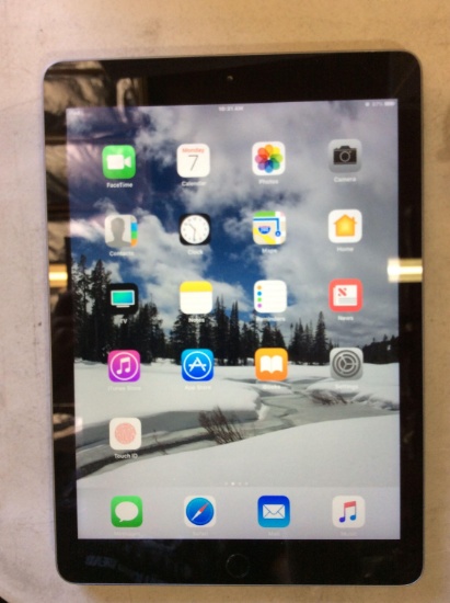 Apple... iPad 9.7" Wi-Fi Only (2017 Model, 5th Generation)
