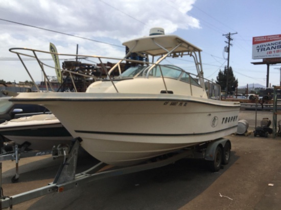 2000 BAYLINER TROPHY BOAT 23 ft and tandem axle ESCORT TRAILER with GM 5.0L V8 gasoline engine