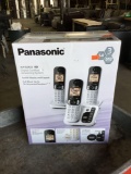 Panasonic DECT 6.0 3-Handset Digital Cordless Phone Set