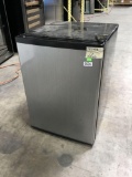 Daewoo 2.4 cu ft Compact Refrigerator