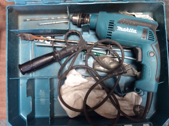 Makita Electric Power Drill w/Case and accessories