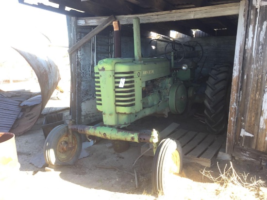 Vintage 1951 John Deere Model G Tractor