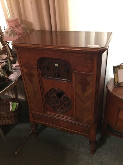 Antique Atwater Kent 55 Console Radio