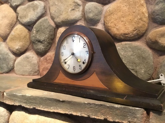 Vintage 1920s William L. Gilbert Clock Company 1807 Mantle Clock