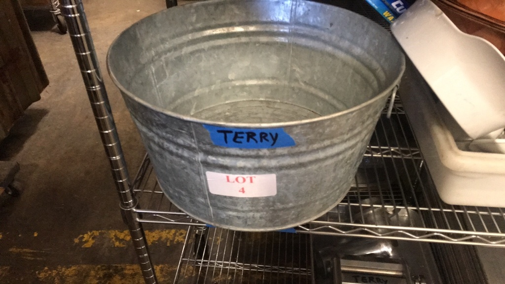 Tub