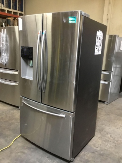 Samsung 25 cu. ft. French Door Refrigerstor with External Water & Ice Dispenser**GETS COLD**