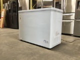 Danby 7.1 cu.ft. Chest Freezer**GETS COLD**