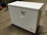 Danby 7.0 cu. ft. Reach in Style Freezer Chest ***NOT TESTED***