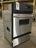 GE 24in. Gas Oven with 2.8 Cu. Ft. SmartSet Controls and Storage Drawer ***TURNS ON***