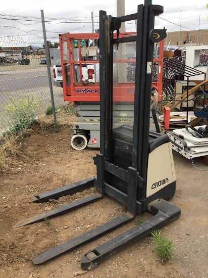 Crown SX 3000 Series Electric Forklift