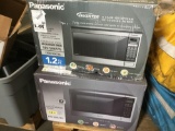 Lot of (2) Panasonic Countertop Microwaves