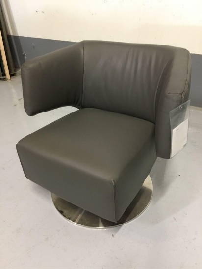 Delta Salotti Italia Grigio Leather Swivel Chair